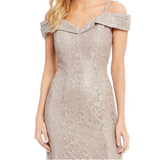 R&M Richards Off-the-Shoulder Cap Sleeve Floral Lace Mermaid Gown - Picture 3 of 6